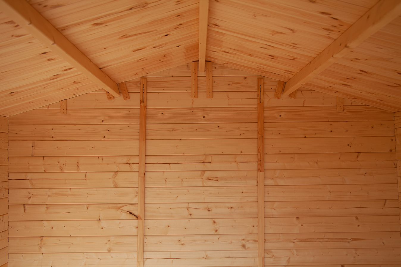 particolare interno casetta legno